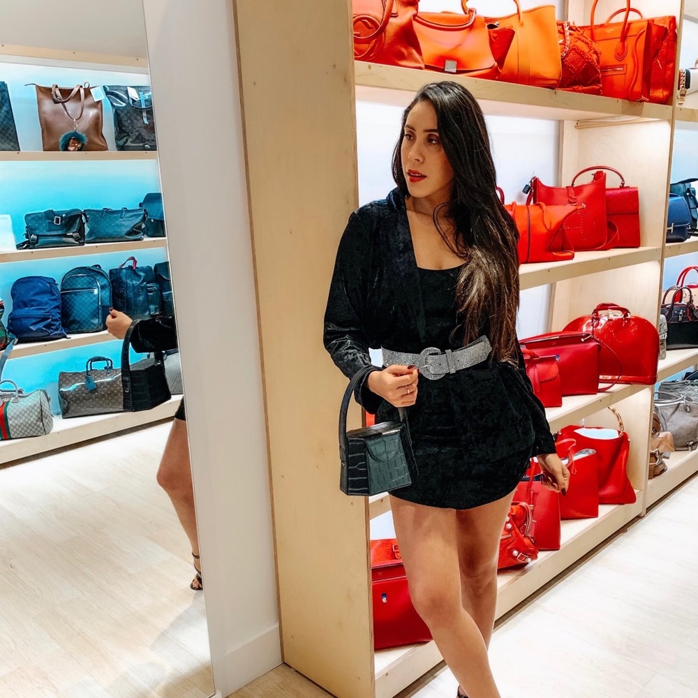 Meet your Posher, Anahys